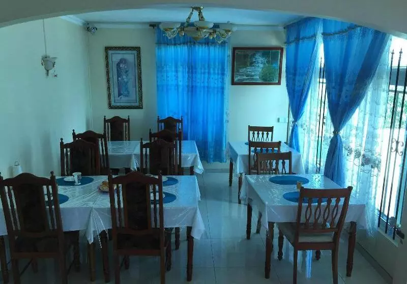 تختخواب و صبحانه Luxor Residence Guesthouse