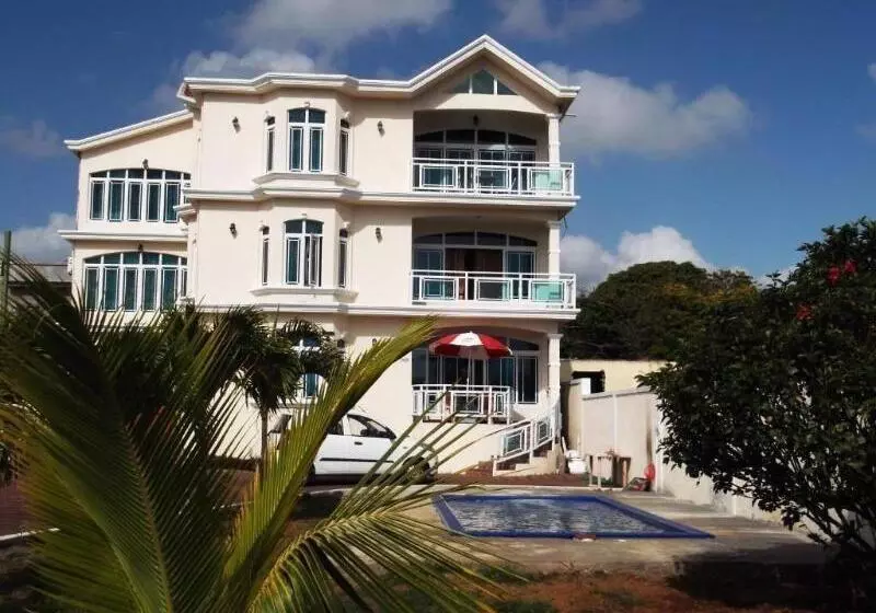 تختخواب و صبحانه Luxor Residence Guesthouse