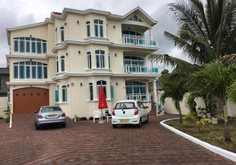 تختخواب و صبحانه Luxor Residence Guesthouse