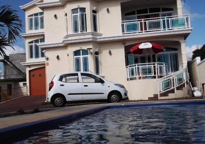 تختخواب و صبحانه Luxor Residence Guesthouse