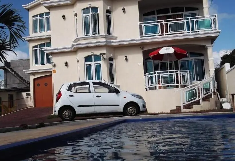تختخواب و صبحانه Luxor Residence Guesthouse