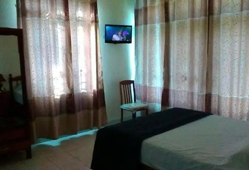تختخواب و صبحانه Luxor Residence Guesthouse