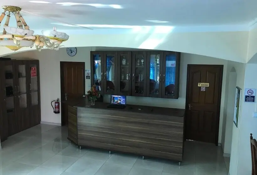 تختخواب و صبحانه Luxor Residence Guesthouse