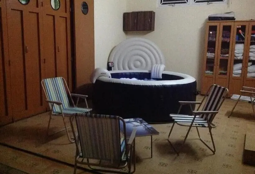 تختخواب و صبحانه Luxor Residence Guesthouse