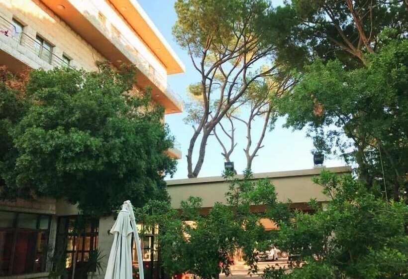 Hotel Bzommar Palace