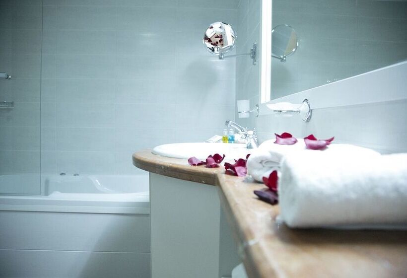 Hotel Bzommar Palace