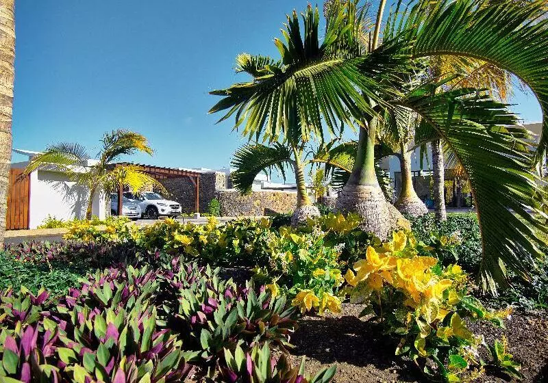 هتل Corail Bleu Private Pool & Garden Villas By Lov