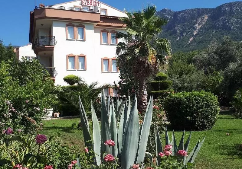 Hotelli Everest Apart