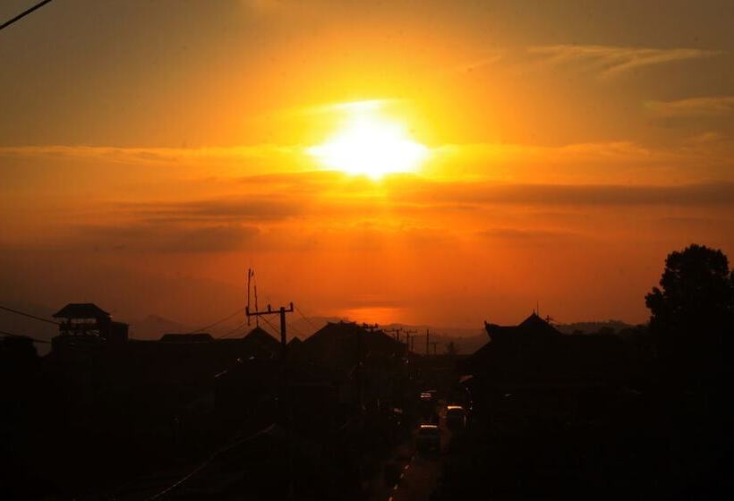 ホテル Guru Ratna