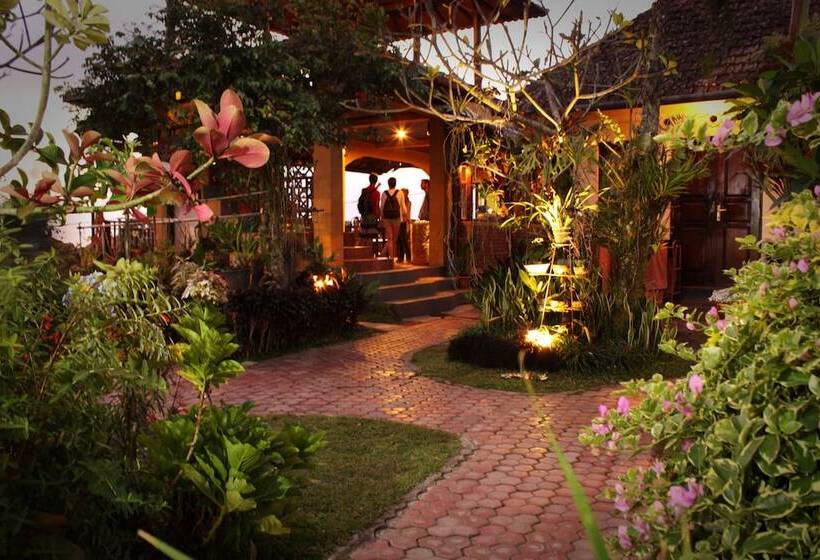 ホテル Guru Ratna