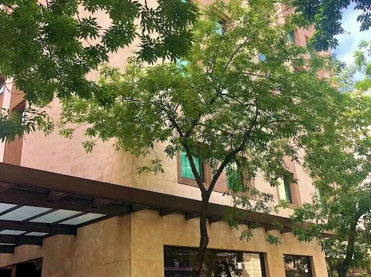 Hotelli Metropolitano Supara