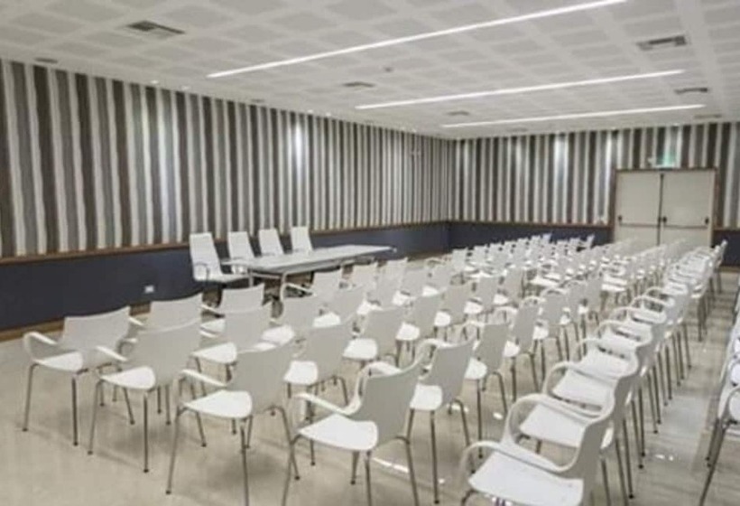 酒店 Metropolitano Supara