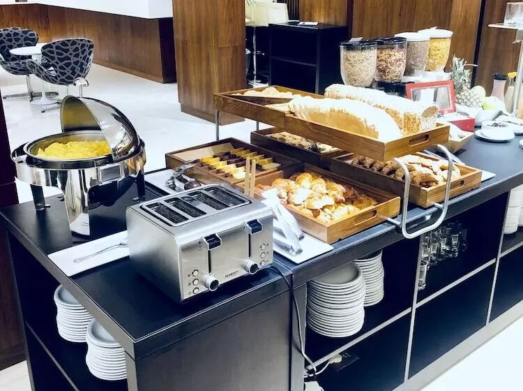 Hotelli Metropolitano Supara