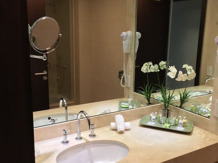 فندق Metropolitano Supara