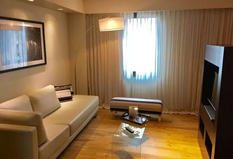 Hotelli Metropolitano Supara