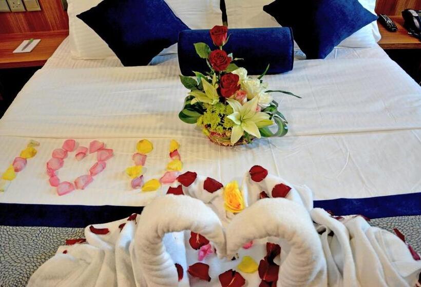 فندق Grandeur East