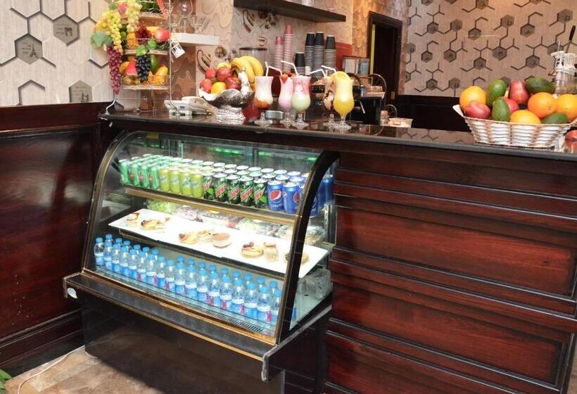 فندق Grandeur East