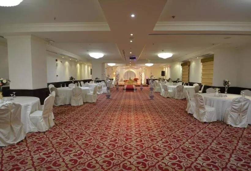 ホテル Grandeur East