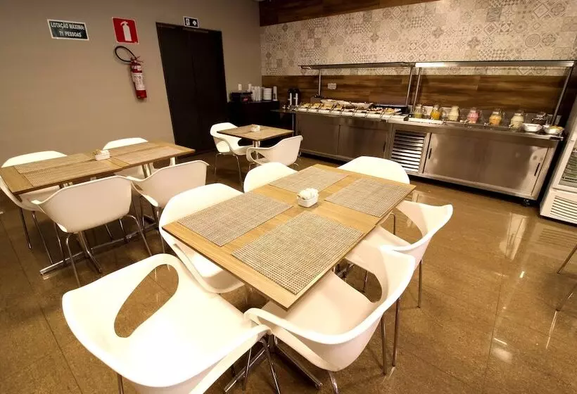 ホテル Impar Suites Barao De Cocais