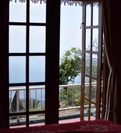ホテル The Mist Holiday Bungalow