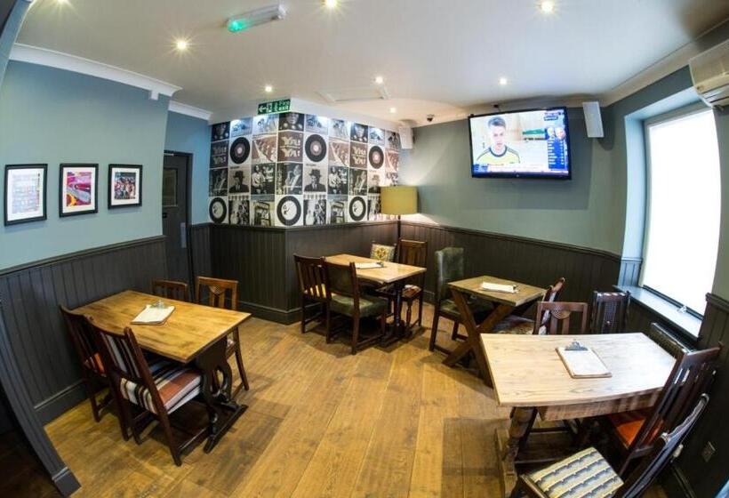 ホテル Thomas James