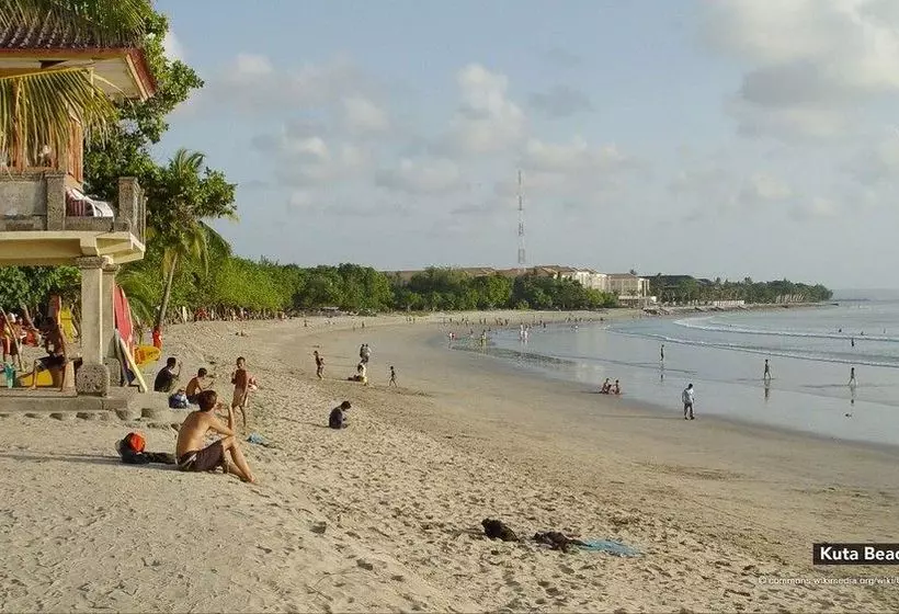 ホテル Airy Legian Gang Bendesa 4 Kuta Bali