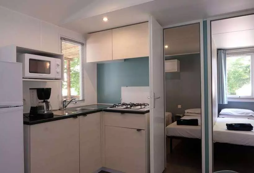 Lomakeskus Happy Camp In Camping Tonnara