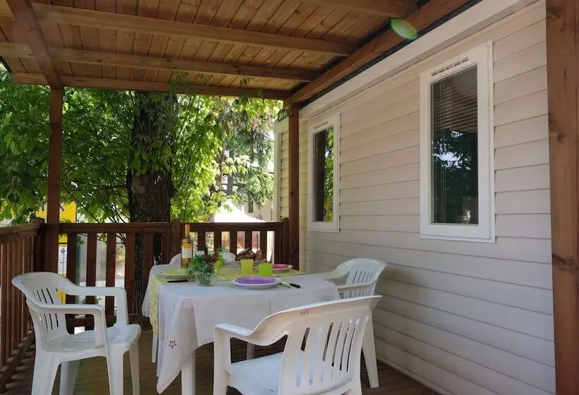 Lomakeskus Happy Camp In Camping Tonnara