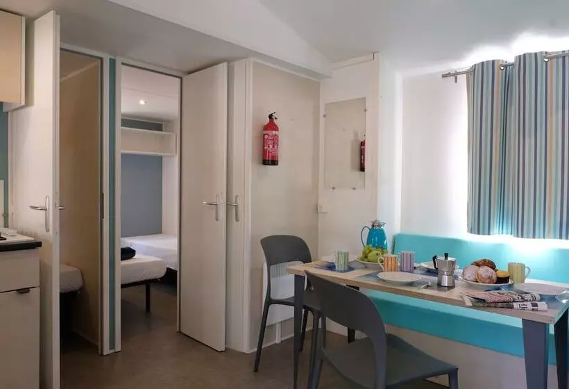 Lomakeskus Happy Camp In Camping Tonnara