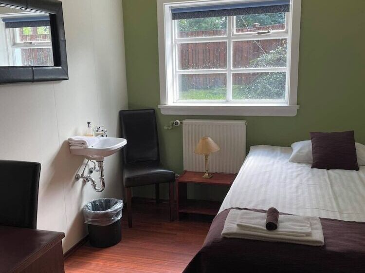 تختخواب و صبحانه Guesthouse Grái Hundurinn