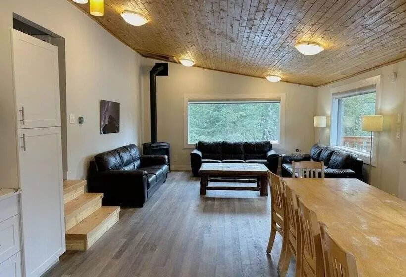 Canmore Alpine Hostel   Alpine Club Of Canada