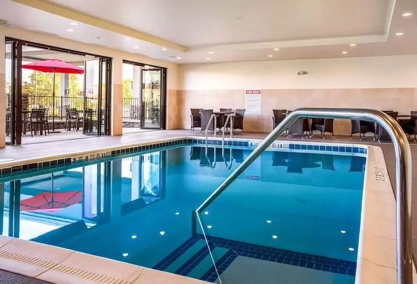 هتل Comfort Inn & Suites Niagara Falls Blvd Usa