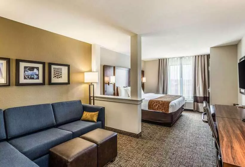 Hotelli Comfort Suites