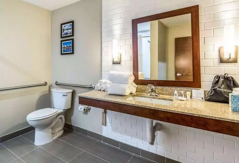 Hotelli Comfort Suites