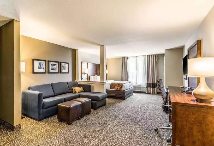 Hotelli Comfort Suites