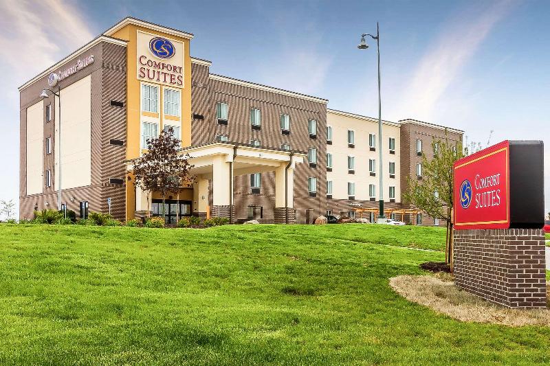 ホテル Comfort Suites La Vista  Omaha