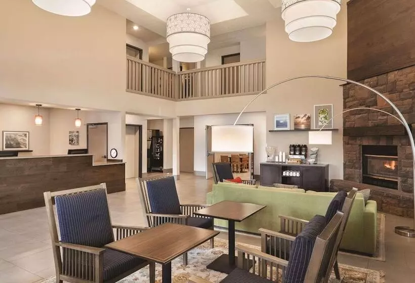 Hotelli Country Inn & Suites By Radisson, Prineville, Or