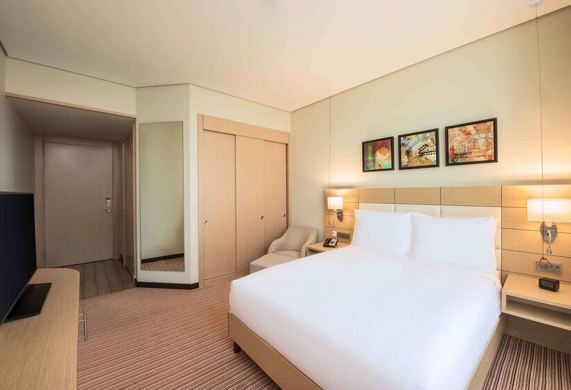 ホテル Hilton Garden Inn Al Khobar