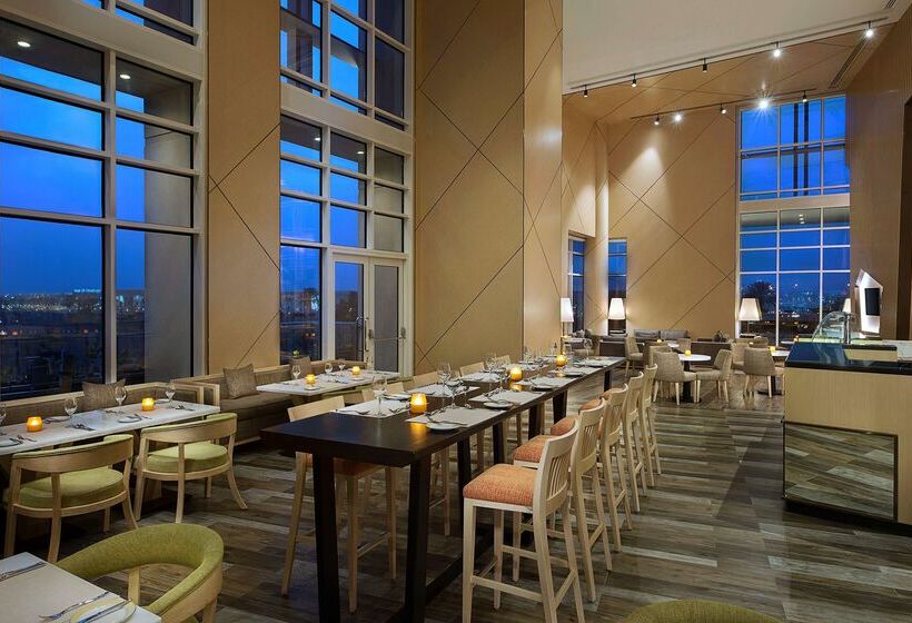 ホテル Hilton Garden Inn Al Khobar