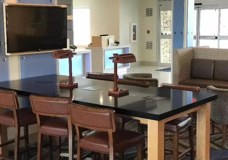 ホテル Holiday Inn Express And Suites Hannibal   Medical Center By Ihg