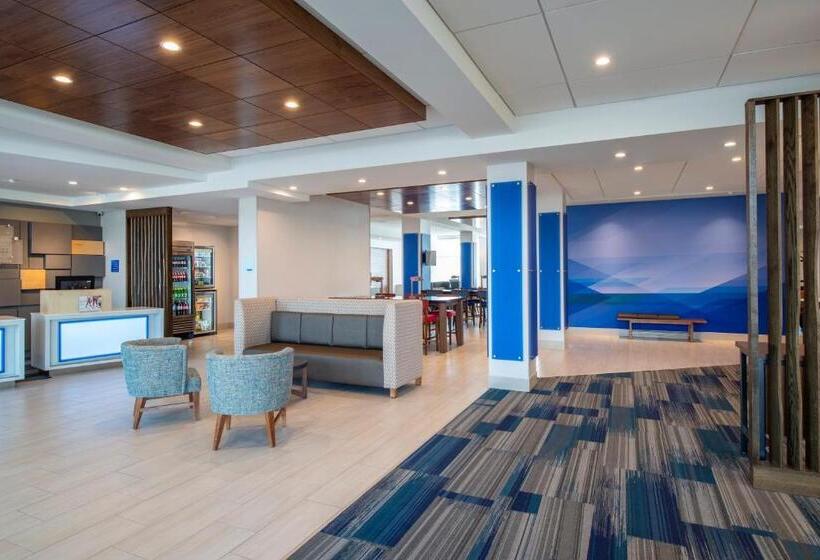 בית מלון כפרי Holiday Inn Express & Suites Kelowna   East, An Ihg