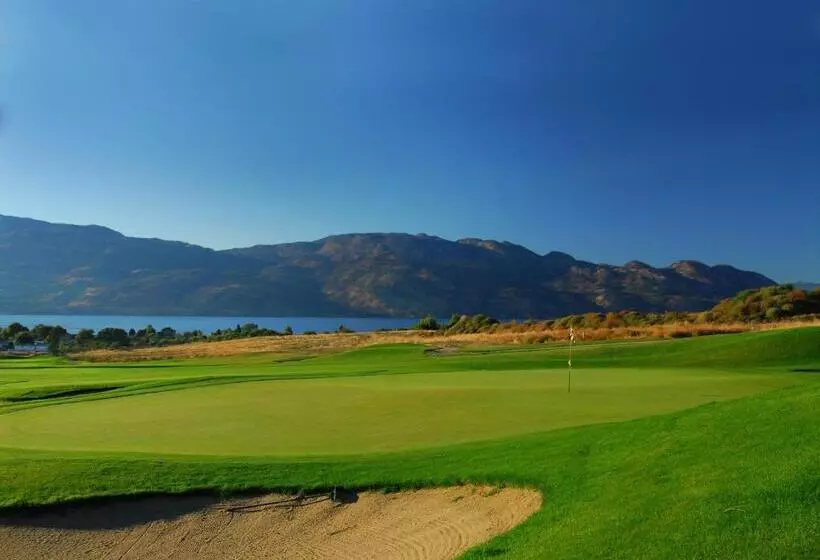 هتل Holiday Inn Express & Suites Kelowna   East, An Ihg