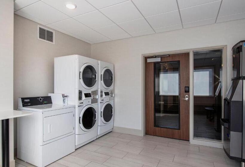 בית מלון כפרי Holiday Inn Express & Suites Kelowna   East, An Ihg