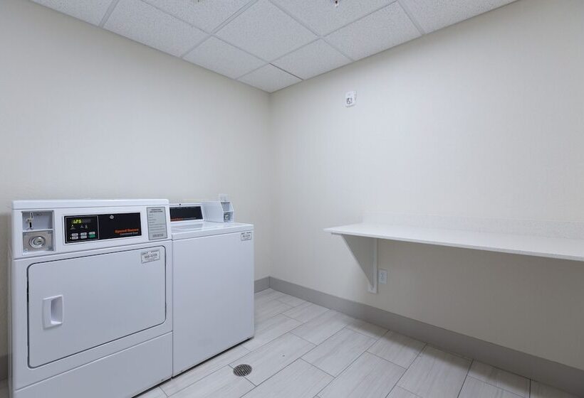 Отель Holiday Inn Express & Suites San Marcos South, An Ihg