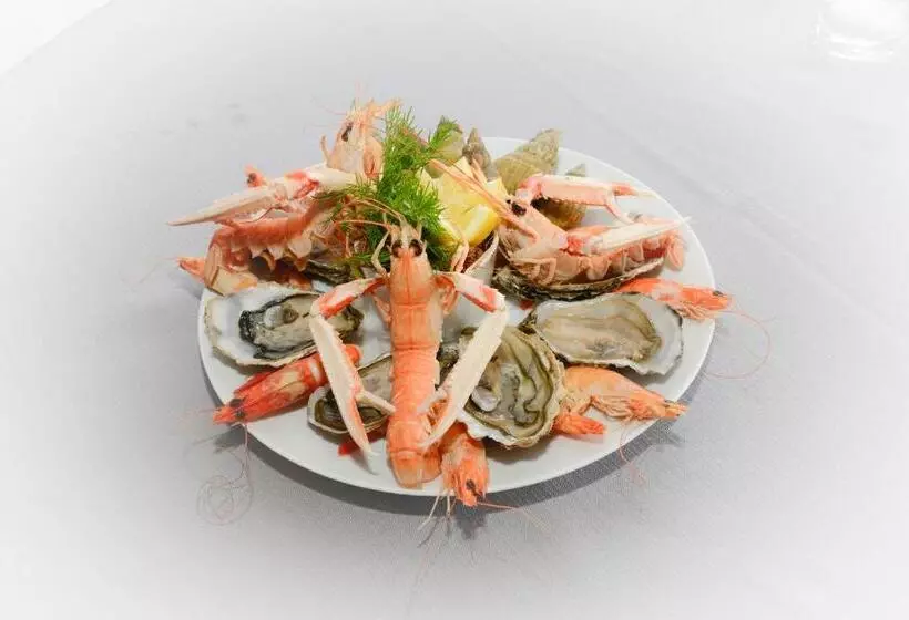 ホテル Saint Aubin Logis Hôtel & Restaurant