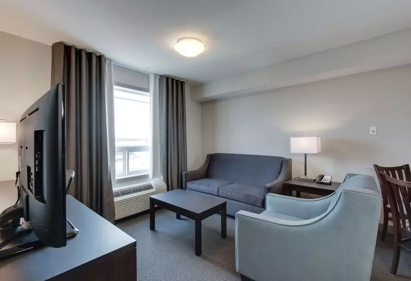 Hotelli Ramada By Wyndham Grassland