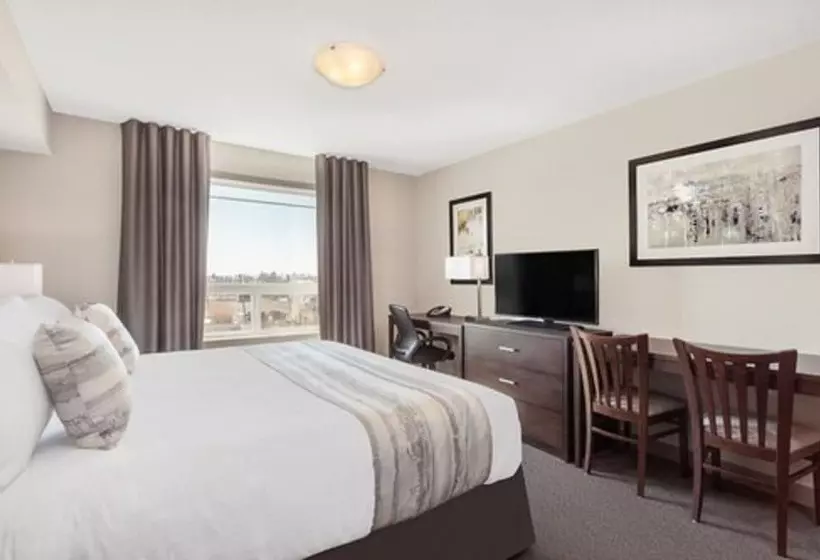 Hotelli Ramada By Wyndham Grassland