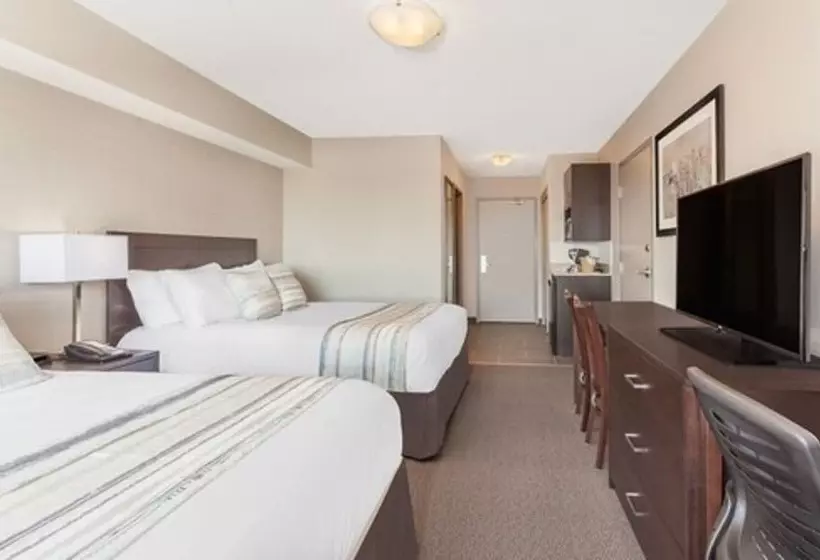 Hotelli Ramada By Wyndham Grassland