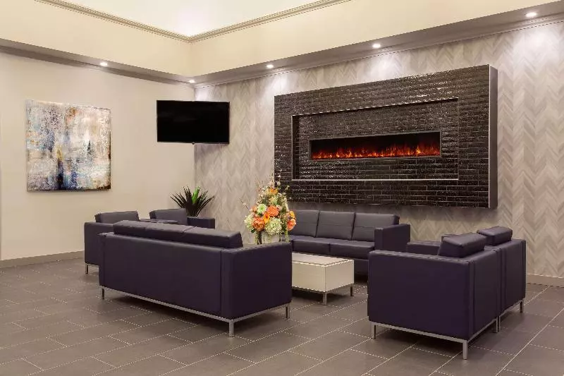 Hotelli Ramada By Wyndham Grassland