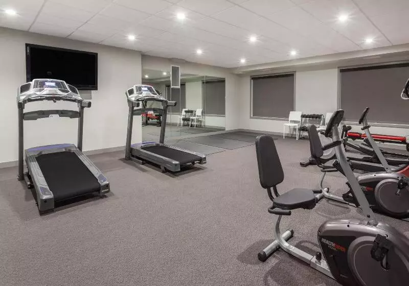 Hotelli Ramada By Wyndham Grassland